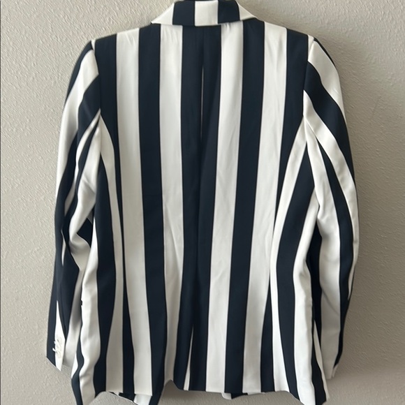 *H&M Navy and White Striped Blazer Bold Fashion Statement - Picture 10 of 10